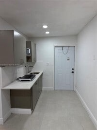 Building Photo - 4711 SW 27th St