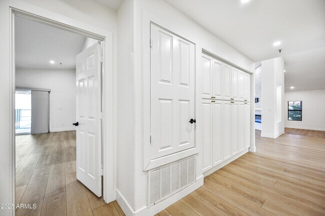 Building Photo - 12810 E Yucca St