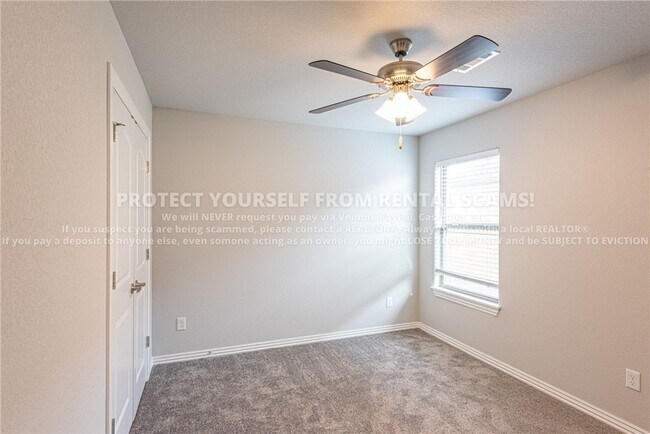 Building Photo - 703 Quartzite Ave