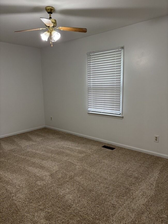 Building Photo - 406 W Harnett St