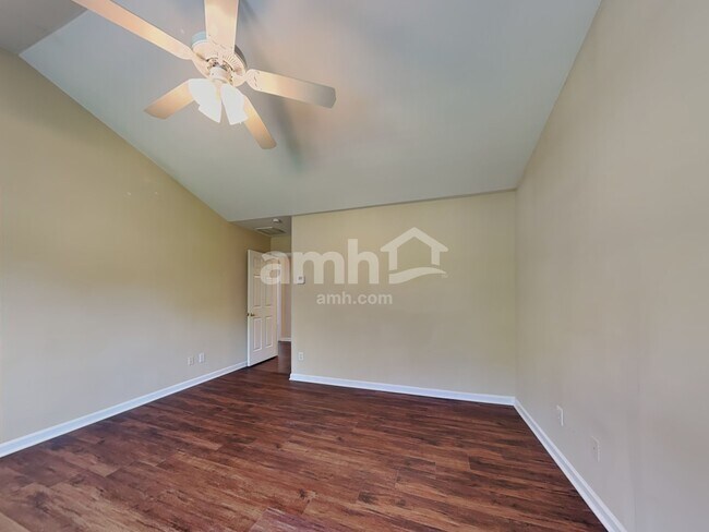 Building Photo - 2713 Glasshouse Rd