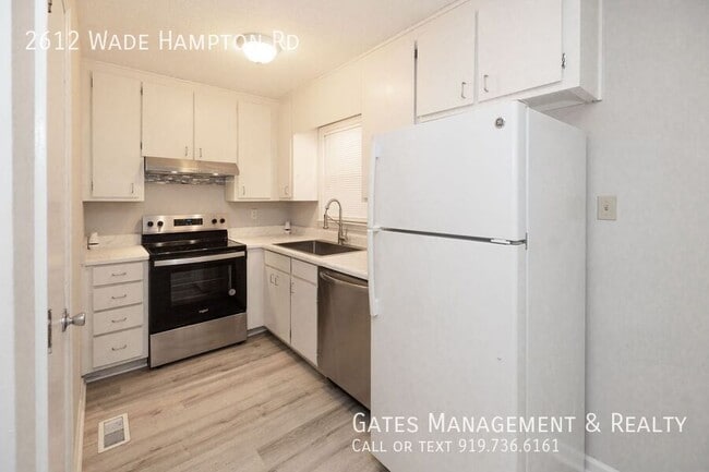 Building Photo - 2612 Wade Hampton Rd