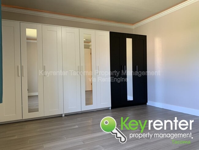 Building Photo - 1355 E 44th St