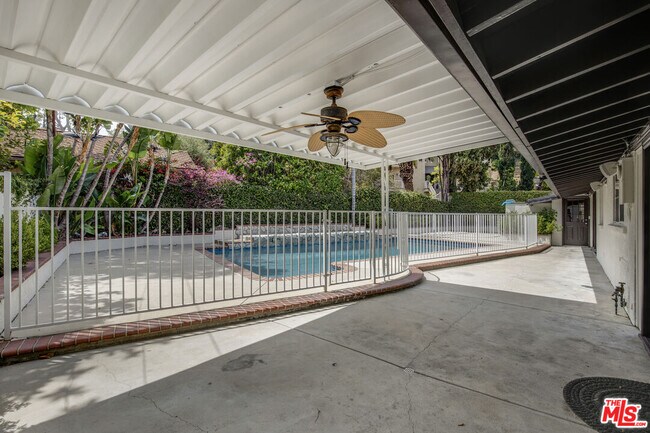 Building Photo - 4730 Cerrillos Dr