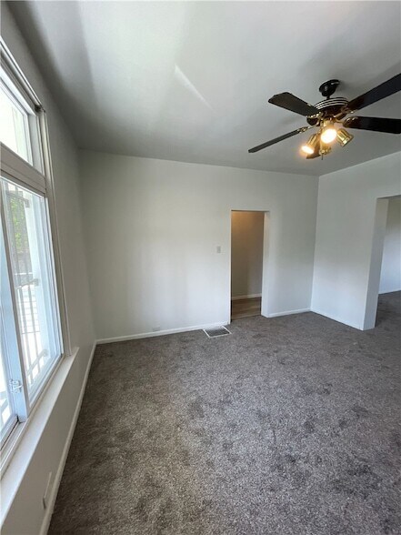 Building Photo - 1367 Montezuma St