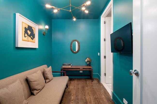 Building Photo - 130 W 30th St