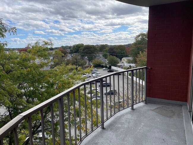 Building Photo - 115 W Squantum St