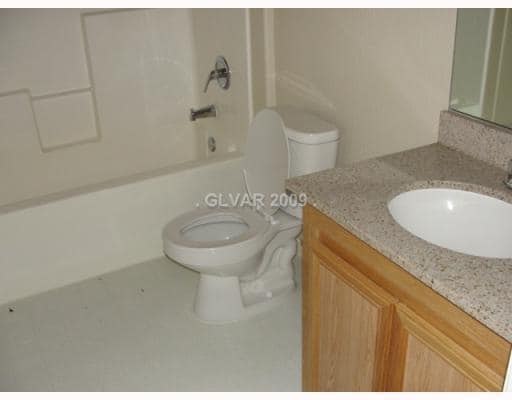 Building Photo - Highly Desirable 2 Bedroom Condo in Chatea...