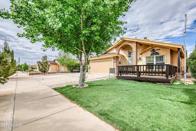 Building Photo - 5733 Saplinas Rd