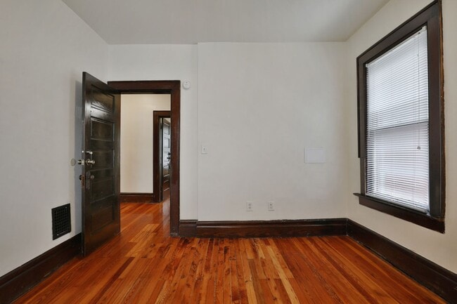 Building Photo - 126-126.5-1265 Frambes Ave