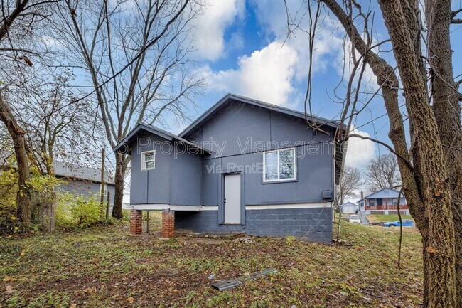 Building Photo - 4109 Monroe Ave