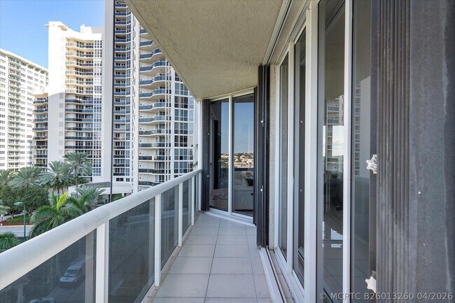 Building Photo - 3100 N Ocean Blvd