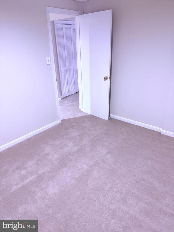 Building Photo - 8625 Point of Woods Dr