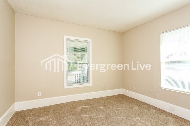 Building Photo - 808 Westbrook Rd