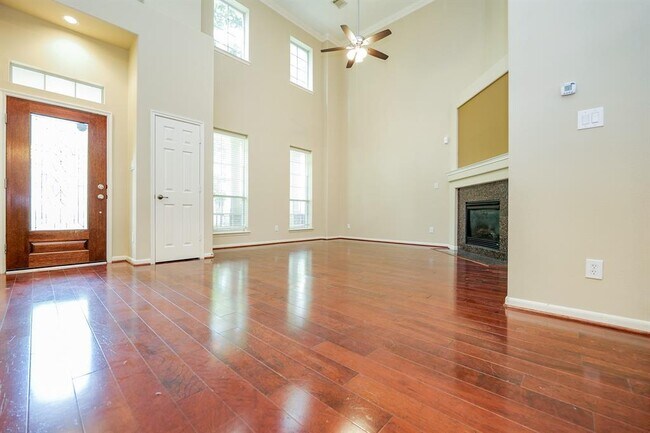 Building Photo - 30 Crocus Petal St