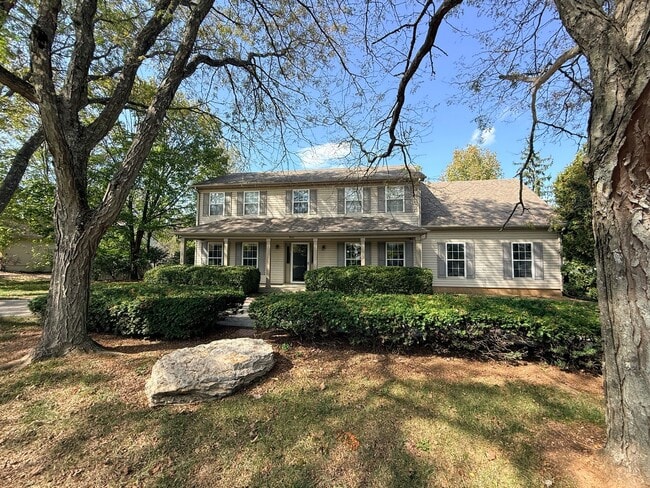 Building Photo - Spacious 4 Bed 2.5 Bath In Lexington!