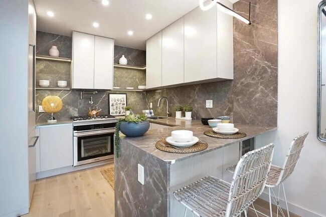 Building Photo - 1 bedroom in Brooklyn NY 11237