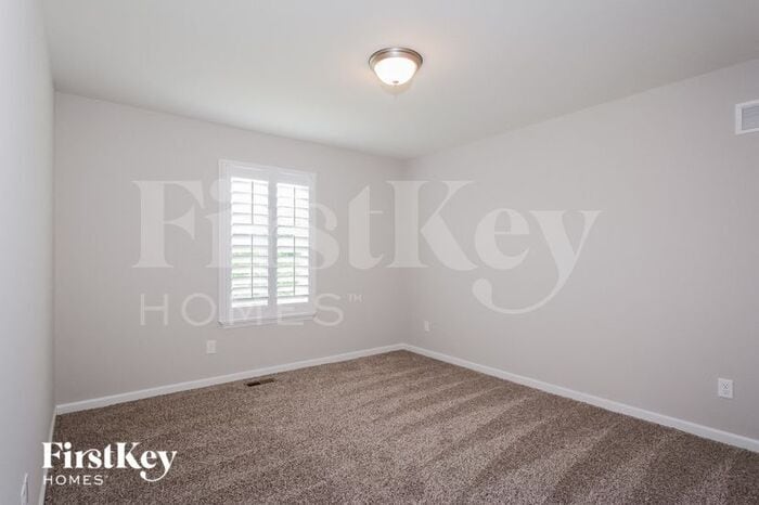 Building Photo - 726 Winding Bluffs Dr