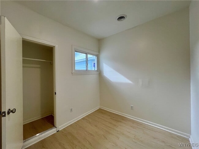 Building Photo - 15 Abbottsford Pl