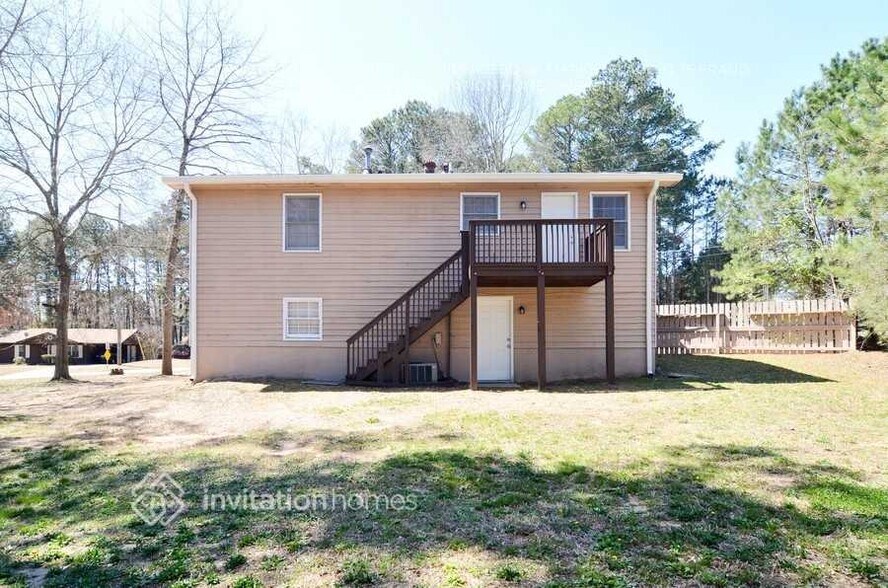 Building Photo - 1367 Classic Dr NE