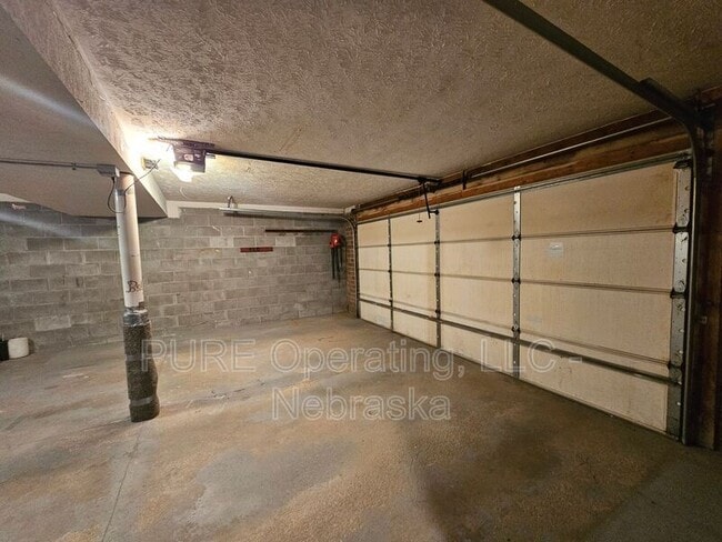 Building Photo - 8303 Vernon Ave