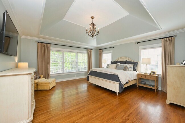 Building Photo - **RARE BRENTWOOD FIND, A MASTERCLASS IN ELEGANT SOUTHERN DESIGN**