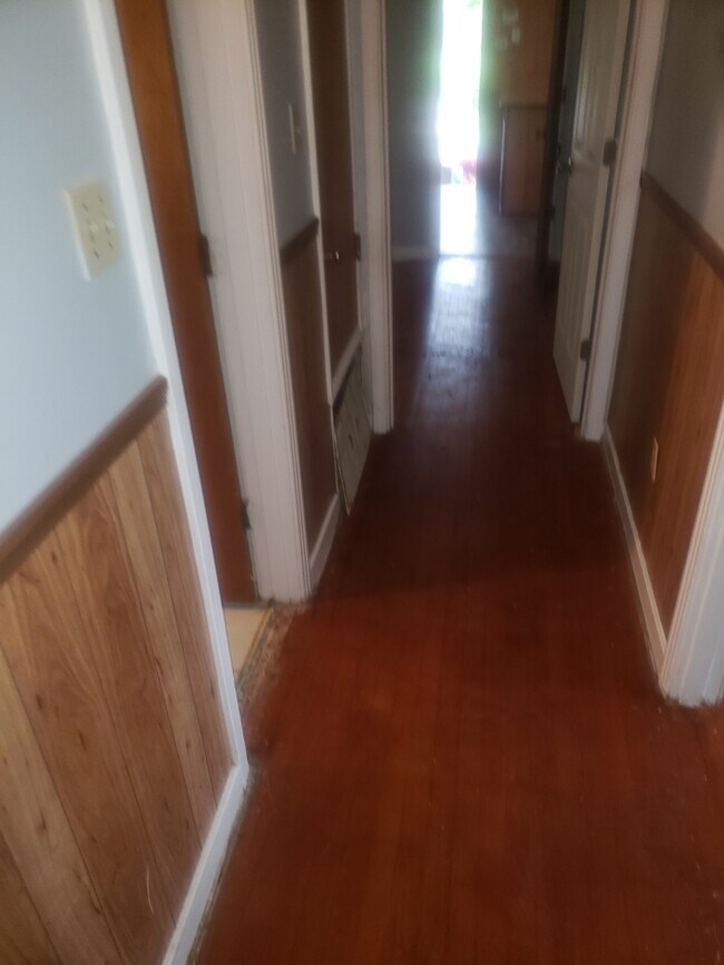 Building Photo - 3132 Charleston Dr