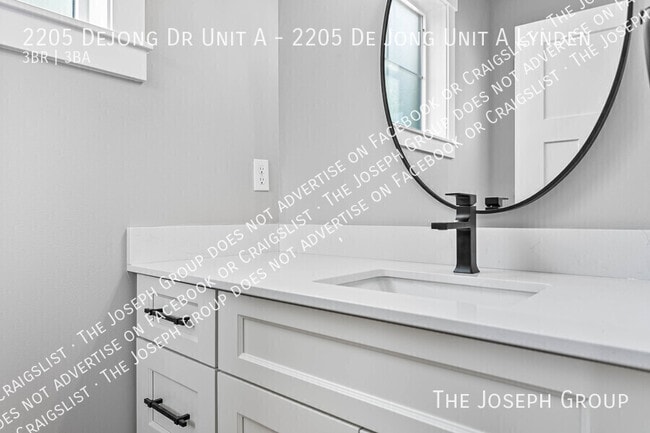 Building Photo - 2205 DeJong Dr