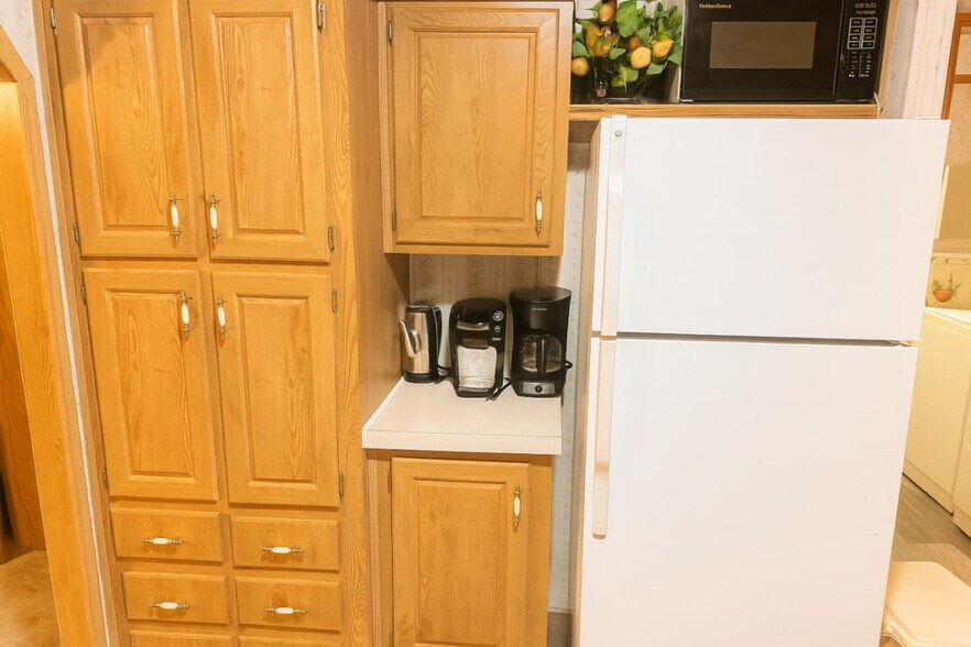 Building Photo - 44 Heinle Rd