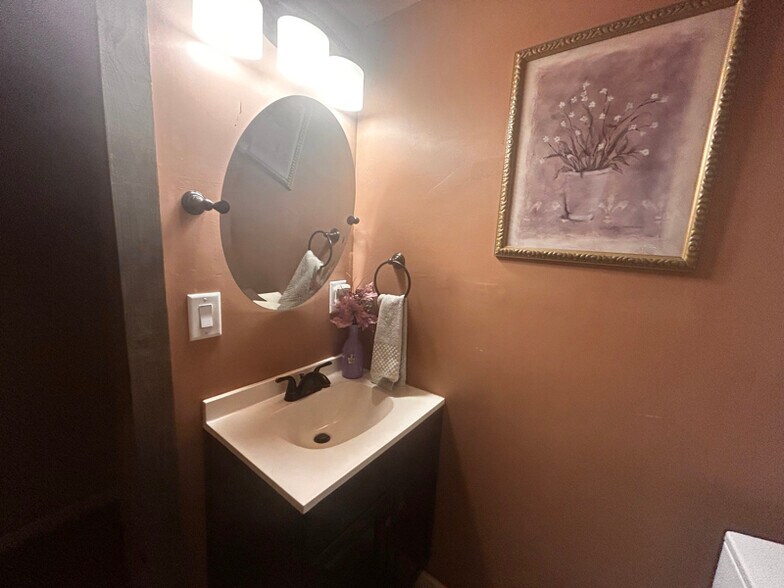 Building Photo - 3312 SE 6th St