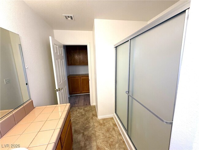 Building Photo - 448 Comstock Ave