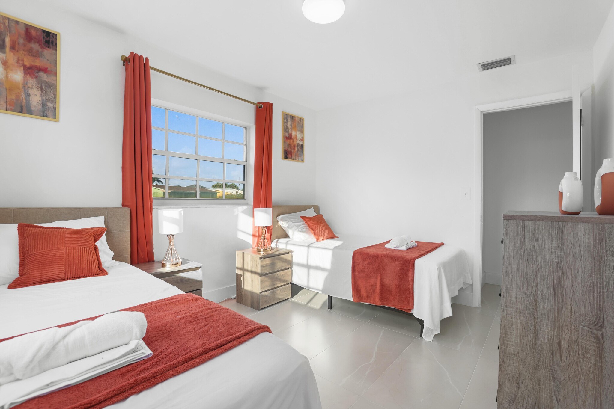 Building Photo - 3880 NW 5th St