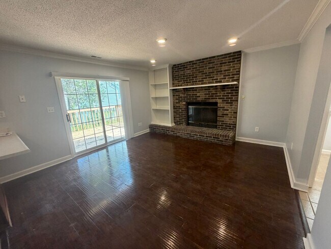 Building Photo - Unique 3BR/2.5BA Southwest Columbia Rental – Near Rock Bridge High!