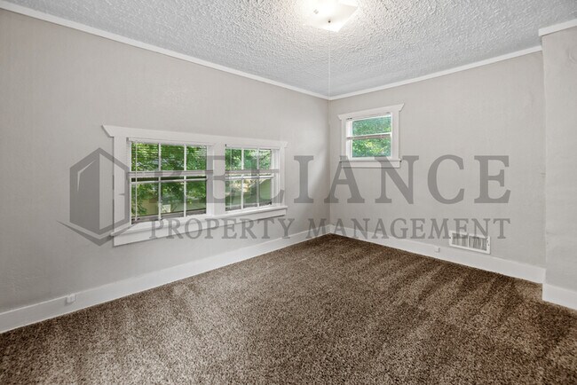 Building Photo - 232 S Sedgwick St