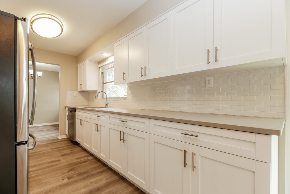 Building Photo - 2319 Surrey Ln