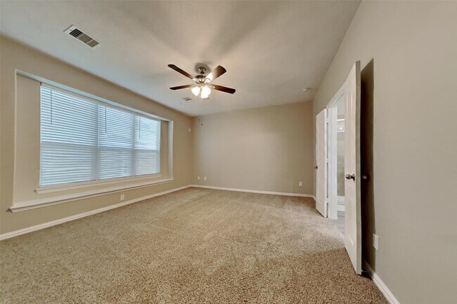 Building Photo - 2223 Brown Oak Dr