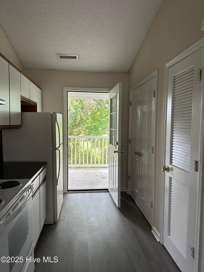 Building Photo - 4460 Magellan Ct