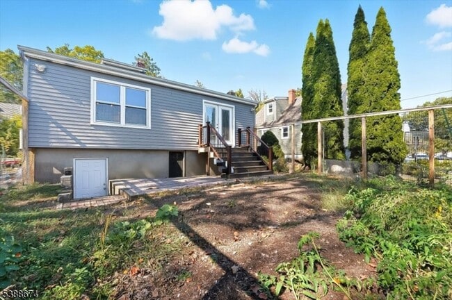 Building Photo - 7 Birchwood Rd