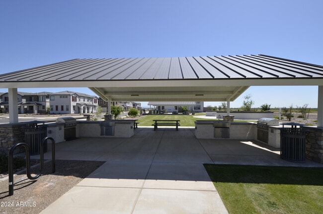 Building Photo - 1306 W Sparrow Dr