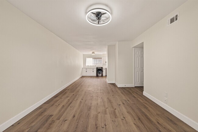 Building Photo - 7714 Renwick Dr
