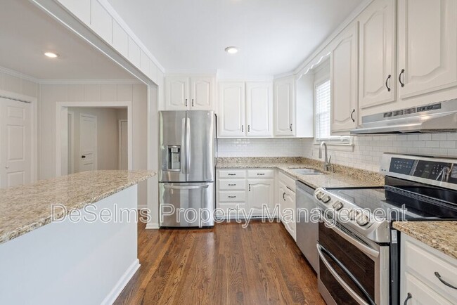 Building Photo - 227 53rd Ave N