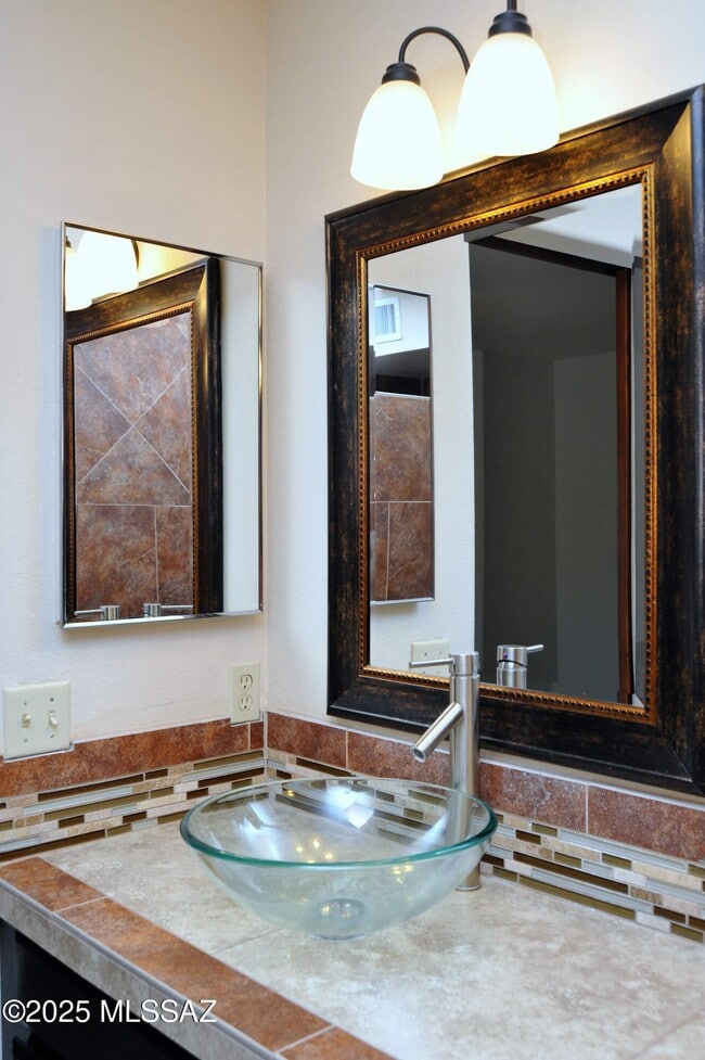 Building Photo - 6515 N Burro Creek Pl