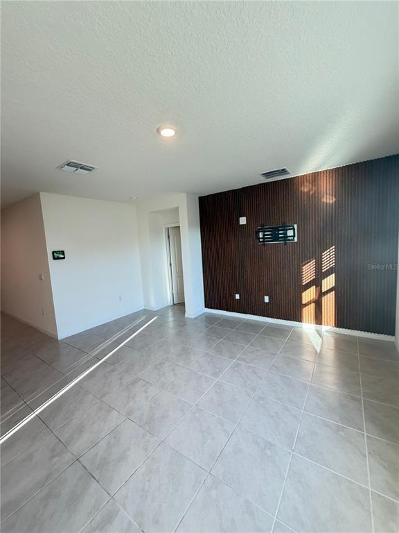 Building Photo - 804 Horsetail Dr