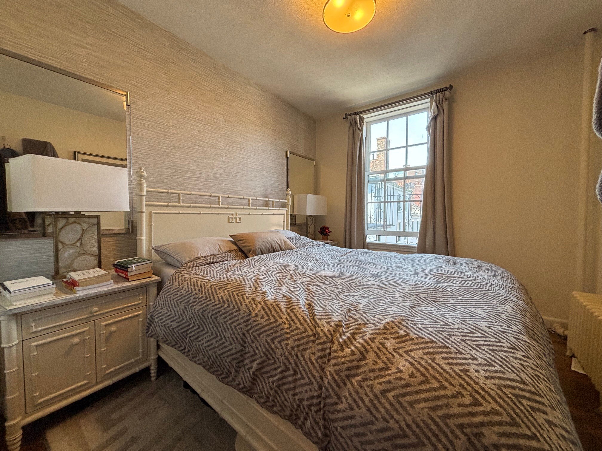 Building Photo - 17 Joy St