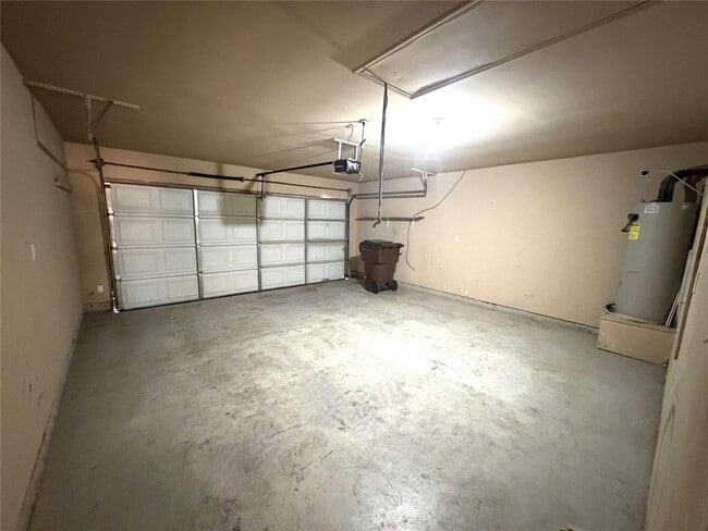 Building Photo - 1605 Paint Brush Dr