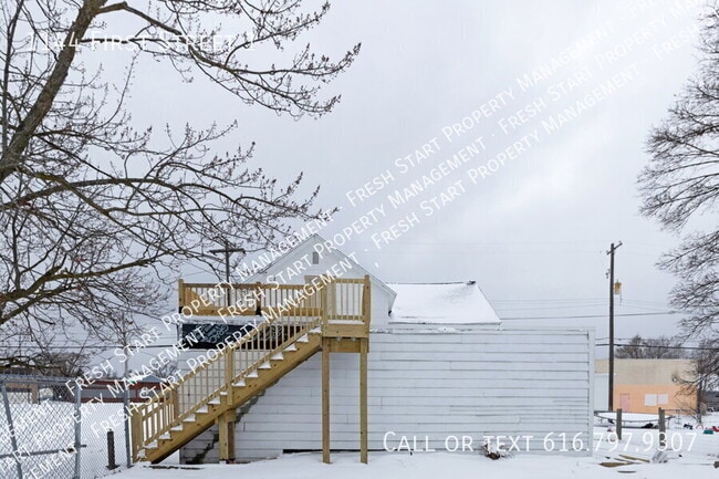 Building Photo - 1144 First Street 1-