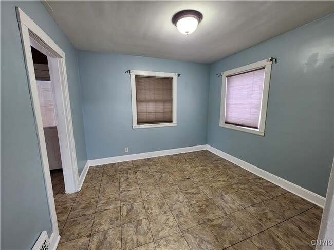 Building Photo - 134 E Hoard St