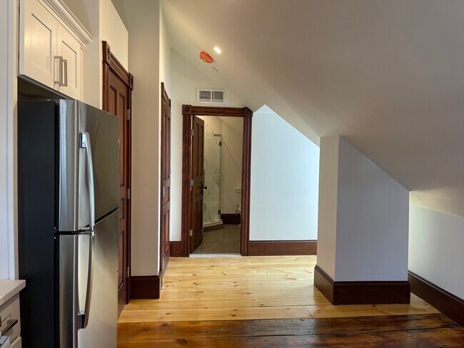 Building Photo - 41 Summer St