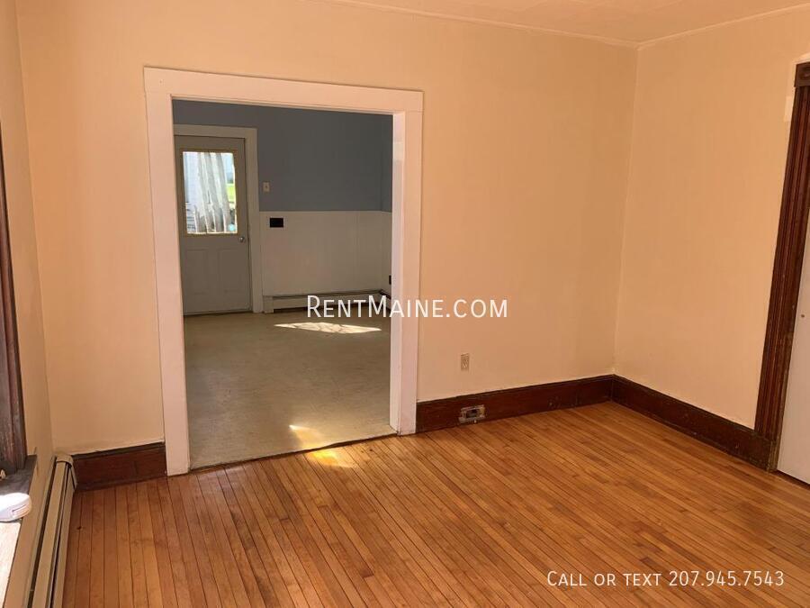 Building Photo - 701 Main St