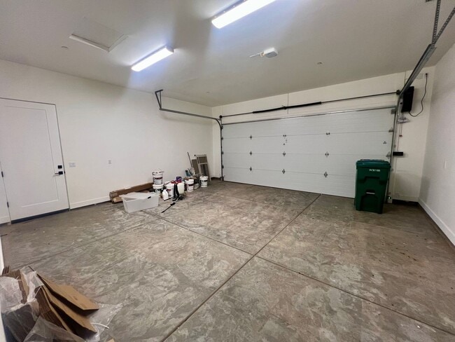 Building Photo - 485 Windsong Dr